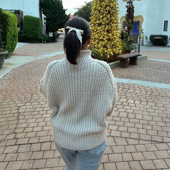 H&M Chunky Knit Wool blend Turtleneck Sweater in Large Cream - Picture 1 of 13